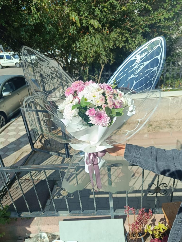 Kelebek tasarımlı buket
