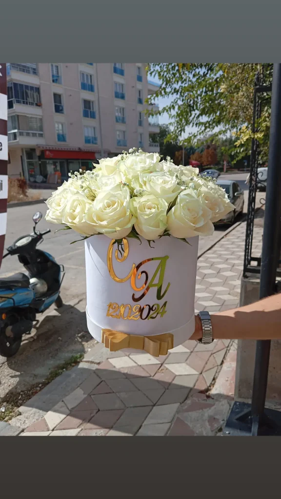 29 lu  ithal beyaz gül